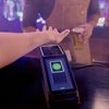 Amazon one, de pagar con tarjeta de crédito a hacerlo con la palma de la mano, gracias a la IA